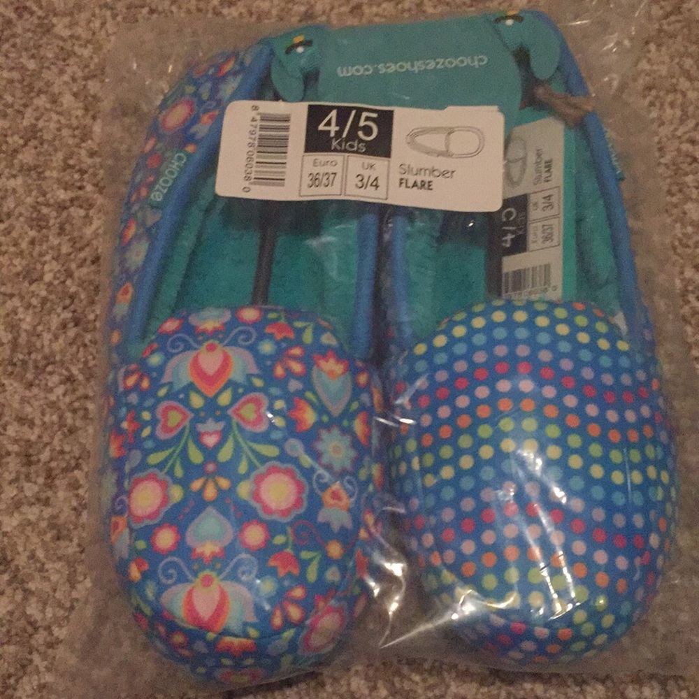 Chooze house shoes/slippers. NWT. Girls’ size 4/5.
